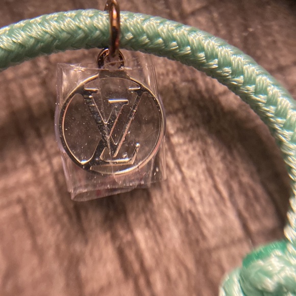 Louis Vuitton x Virgil Abloh Silver Lockit Bracelet for Unicef - Picture 5 of 6